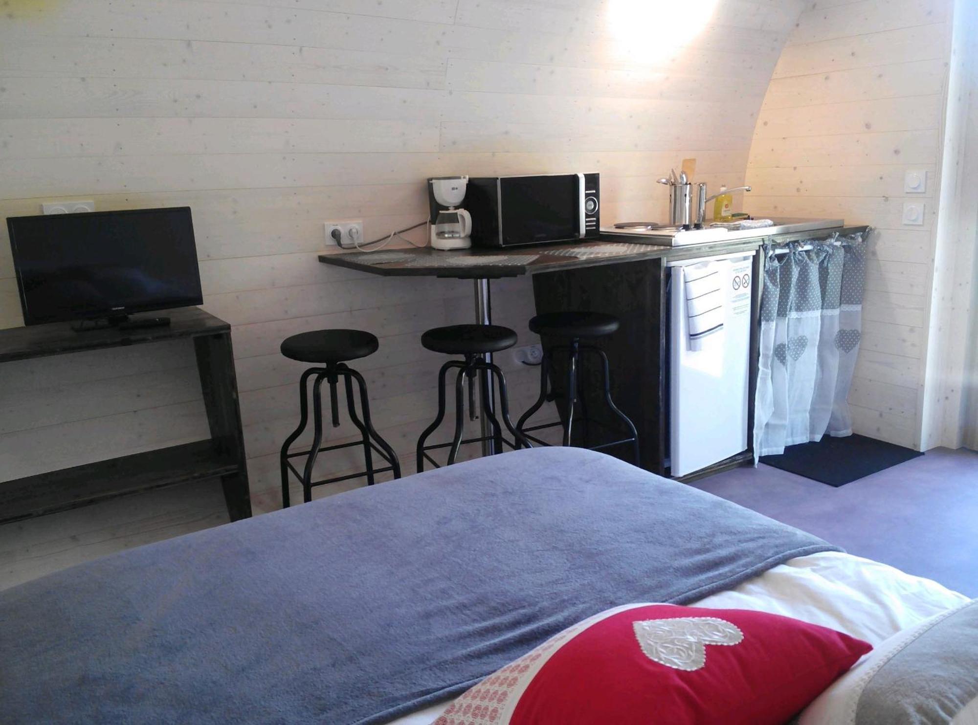 " Village Tonneaux De Tirpoil " Montilliers Room photo